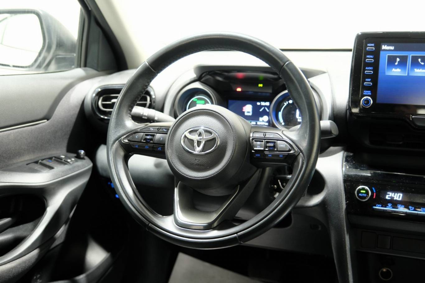 TOYOTA Yaris Cross 36