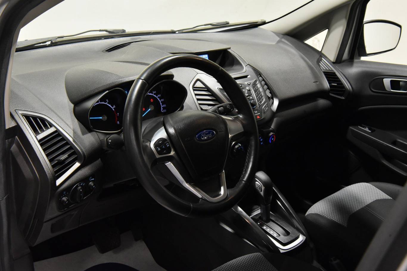FORD EcoSport 3
