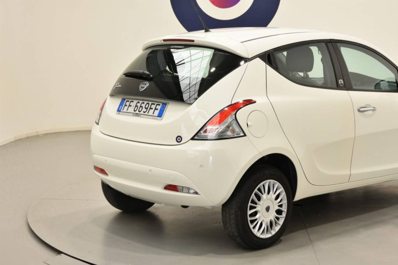 LANCIA Ypsilon 17