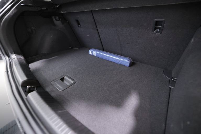 VOLKSWAGEN Polo 53