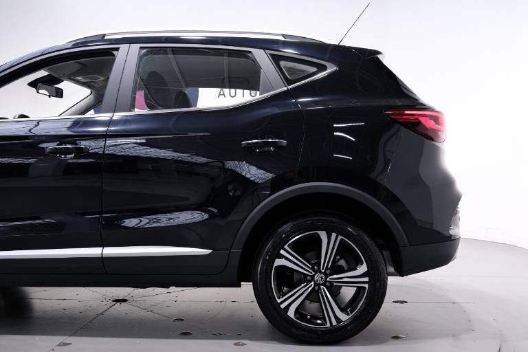 MG ZS 41