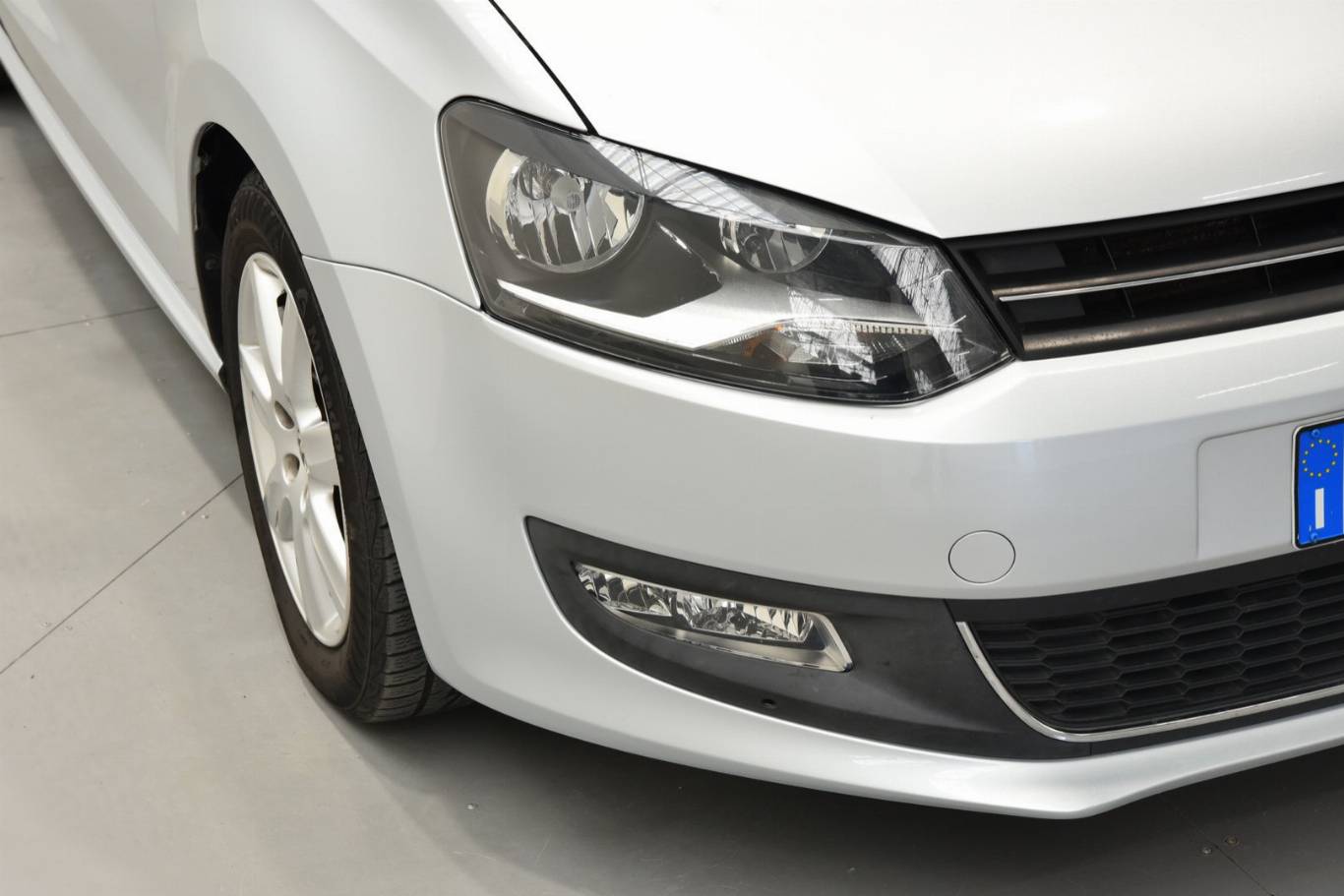 VOLKSWAGEN Polo 42