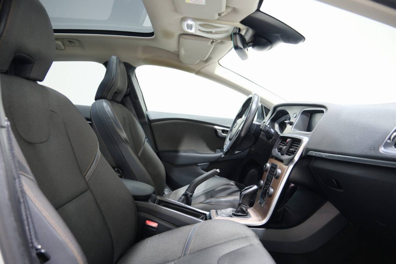 VOLVO V40 Cross Country 50