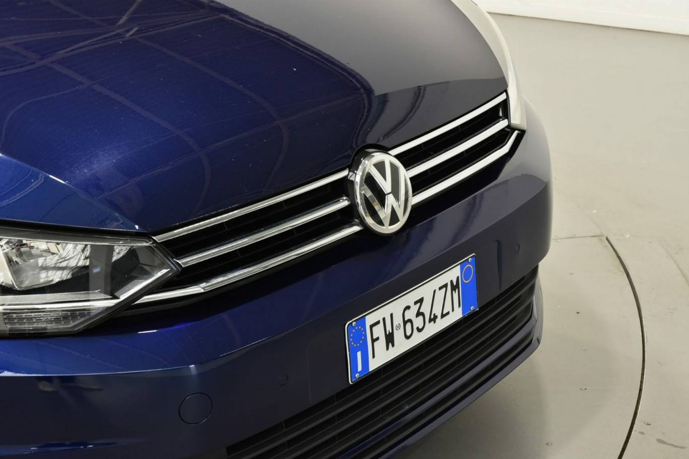 VOLKSWAGEN Touran 41