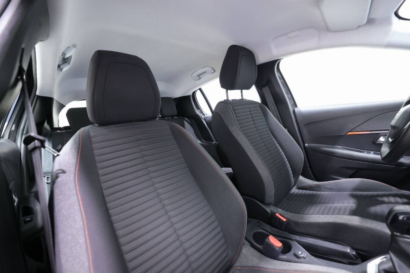 PEUGEOT 208 43