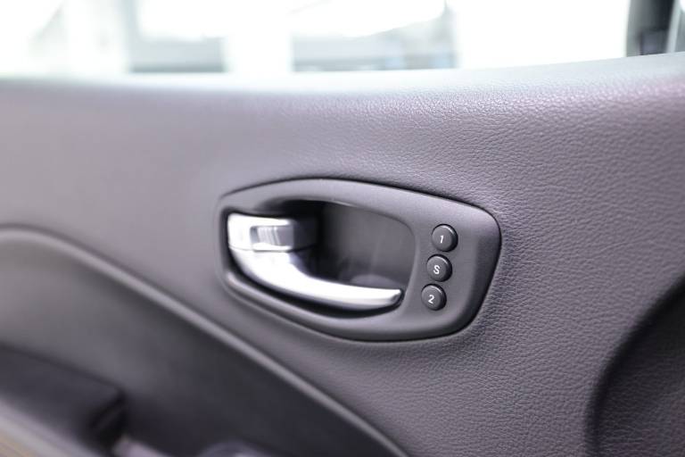 JEEP Compass 38