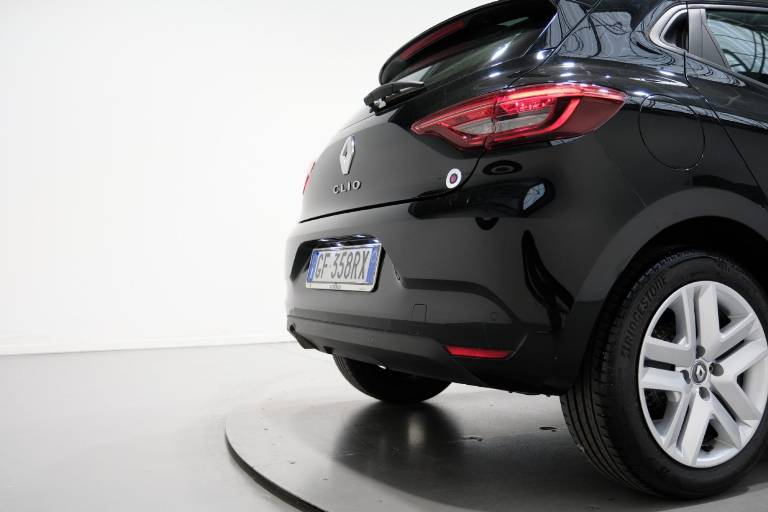 RENAULT Clio 46