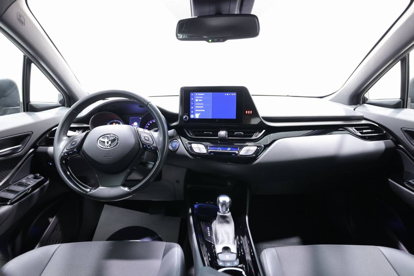 TOYOTA C-HR 44