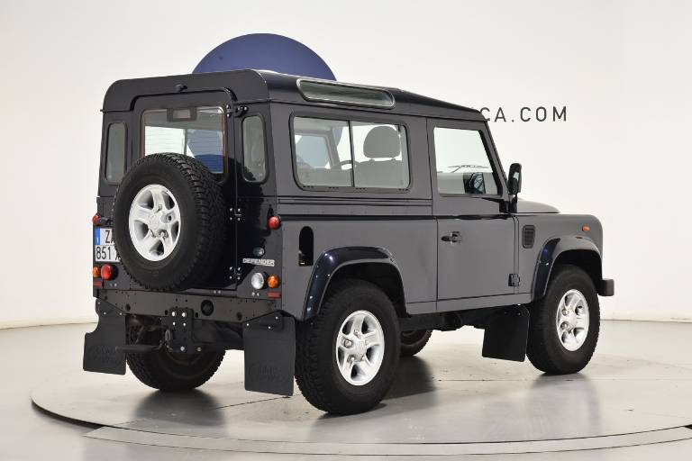 LAND ROVER Defender 5