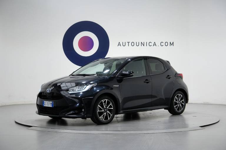 TOYOTA Yaris 1