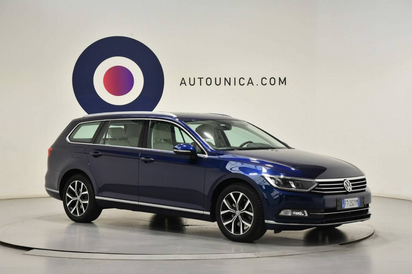 VOLKSWAGEN Passat Variant 12