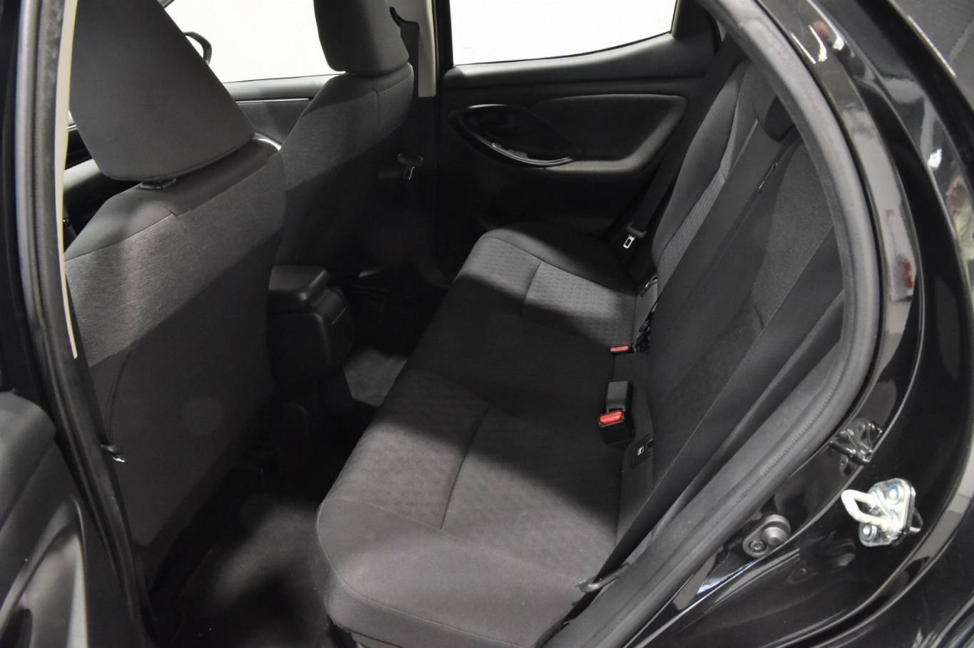 TOYOTA Yaris 23