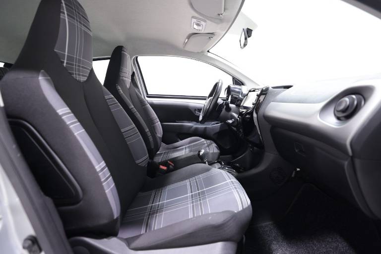 PEUGEOT 108 43
