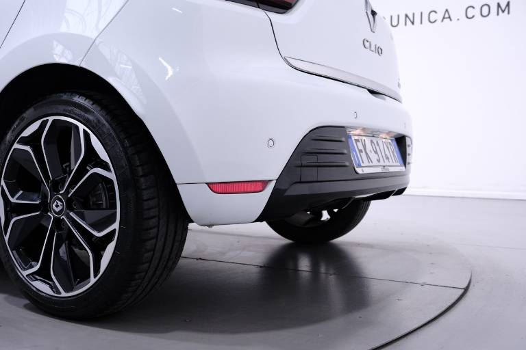 RENAULT Clio 48