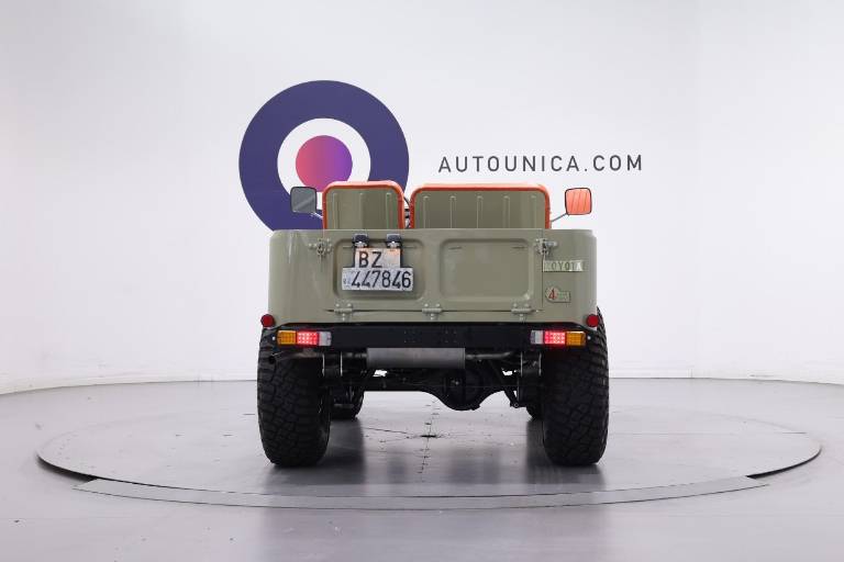 TOYOTA Land Cruiser 13