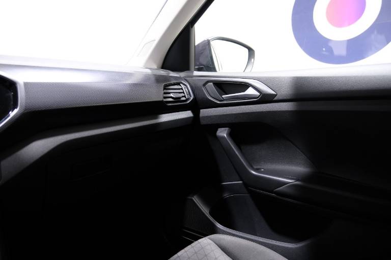 VOLKSWAGEN T-Cross 31