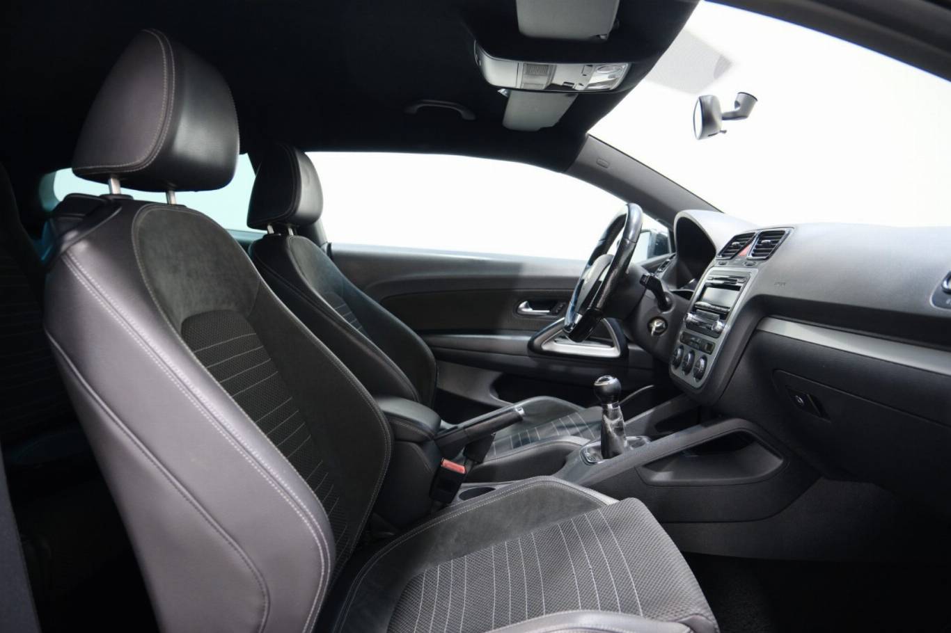 VOLKSWAGEN Scirocco 42