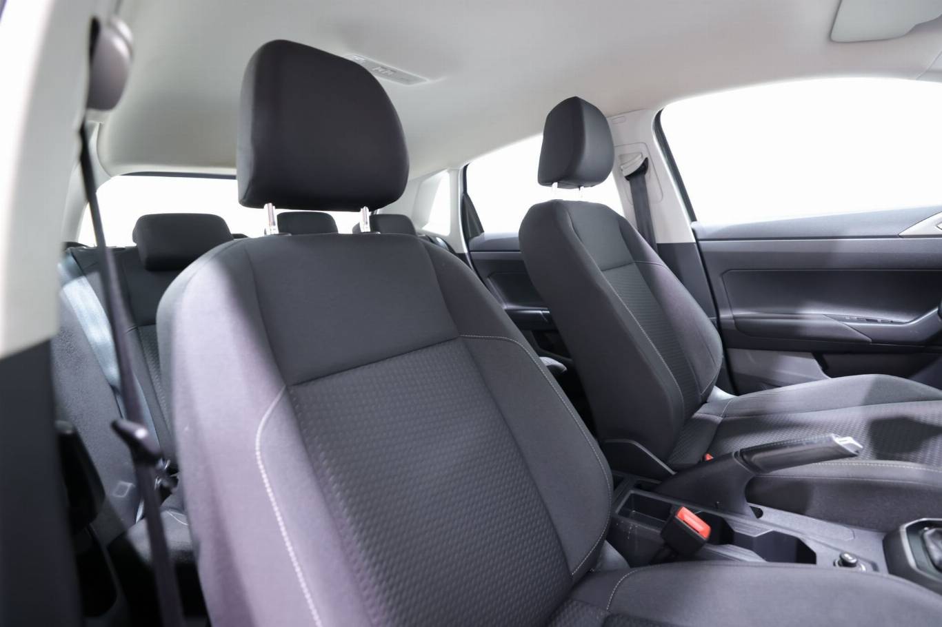 VOLKSWAGEN Polo 43