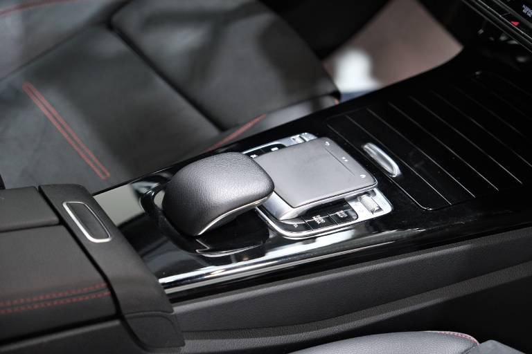 MERCEDES-BENZ A 180 60