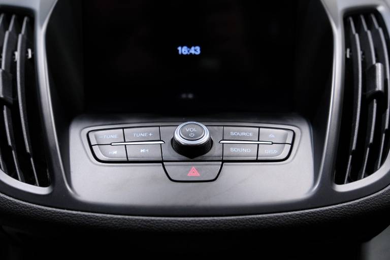 FORD Kuga 26