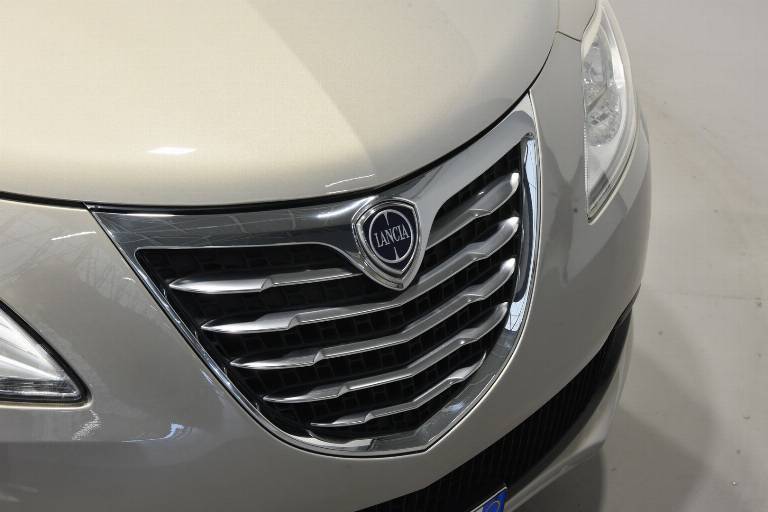 LANCIA Ypsilon 38