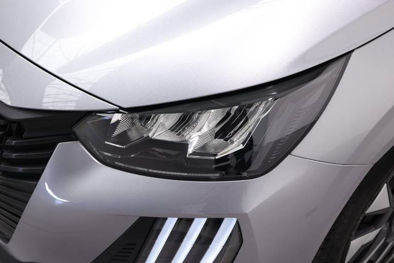 PEUGEOT 208 42