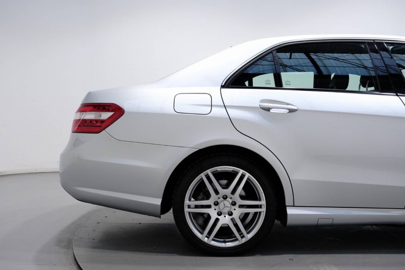 MERCEDES-BENZ E 250 59