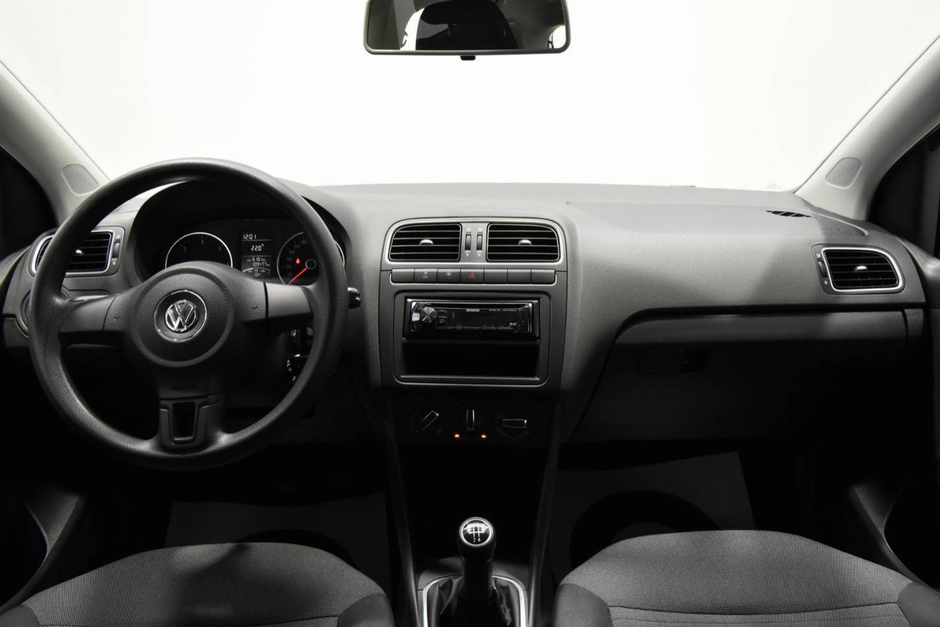 VOLKSWAGEN Polo 22