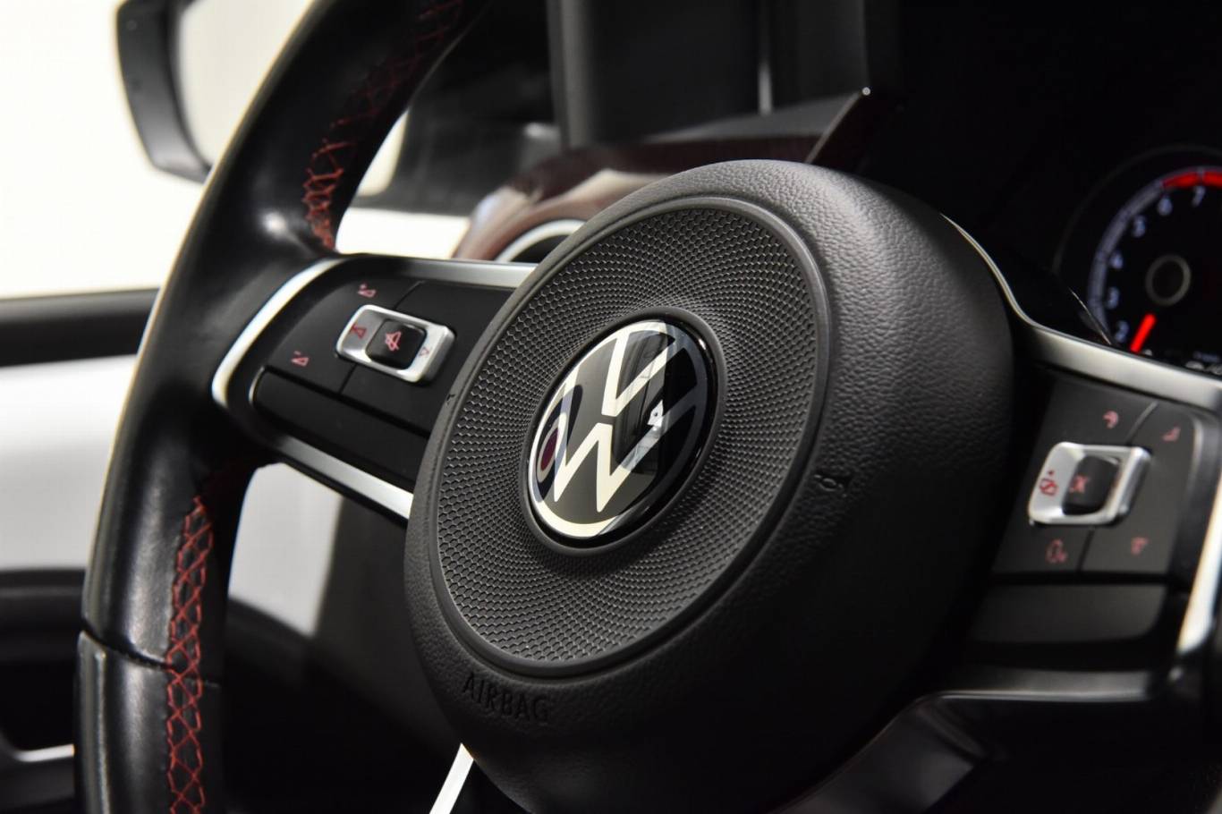 VOLKSWAGEN Up! 10