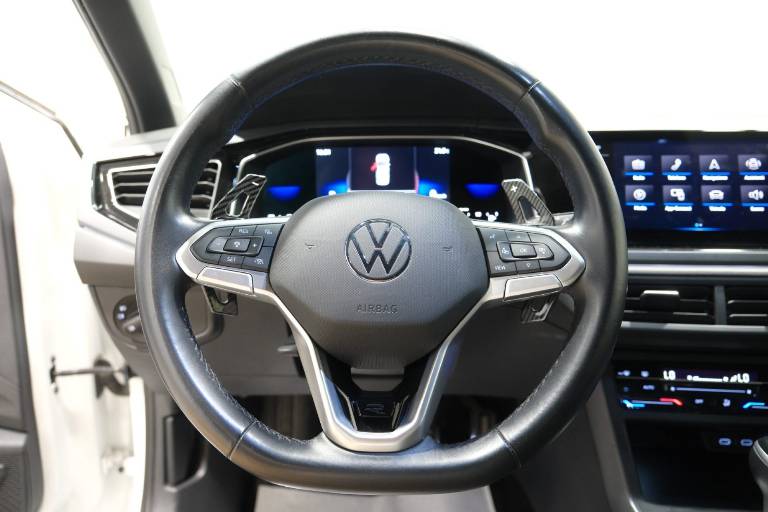 VOLKSWAGEN Polo 7