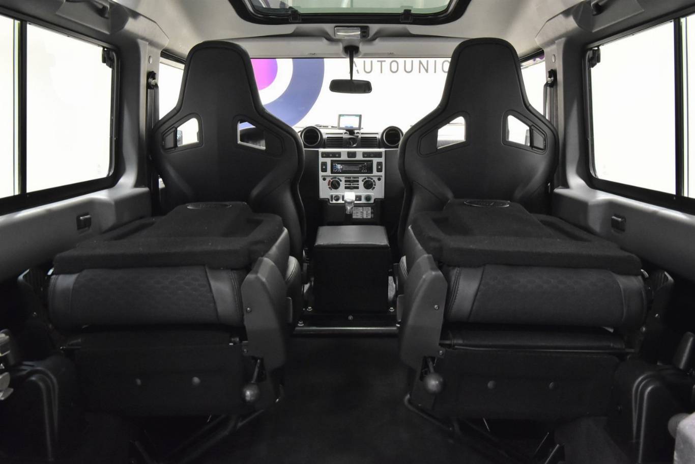 LAND ROVER Defender 58