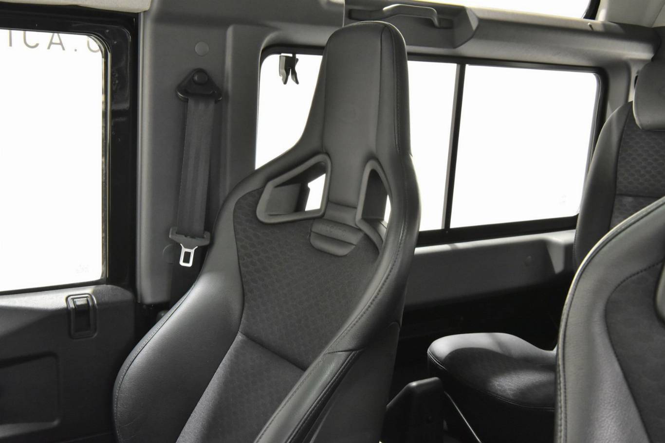 LAND ROVER Defender 45