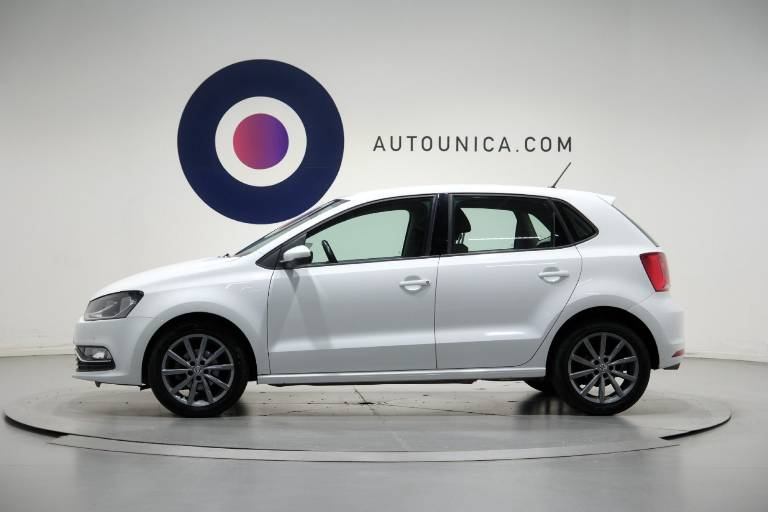 VOLKSWAGEN Polo 18