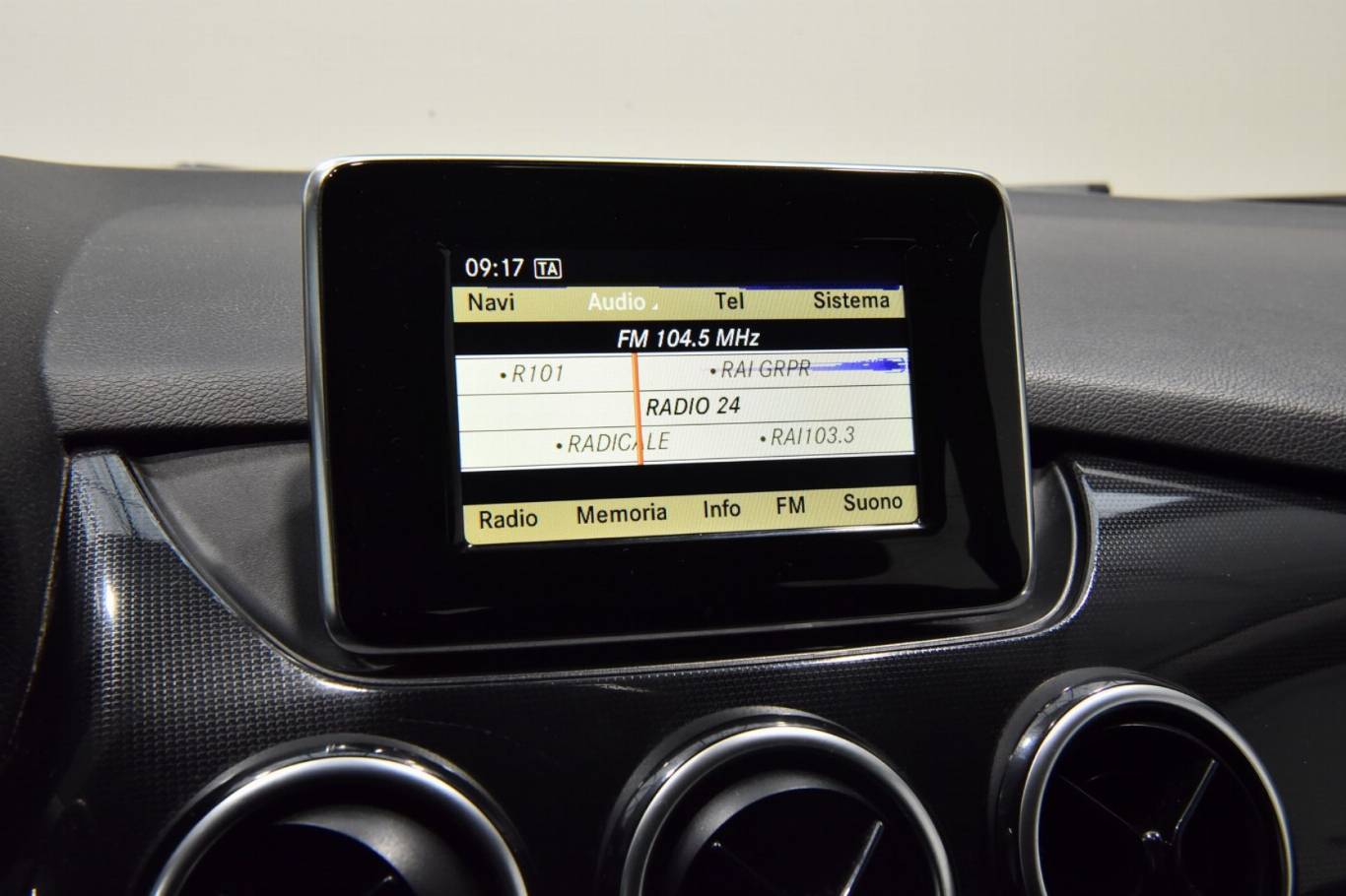 MERCEDES-BENZ B 180 24