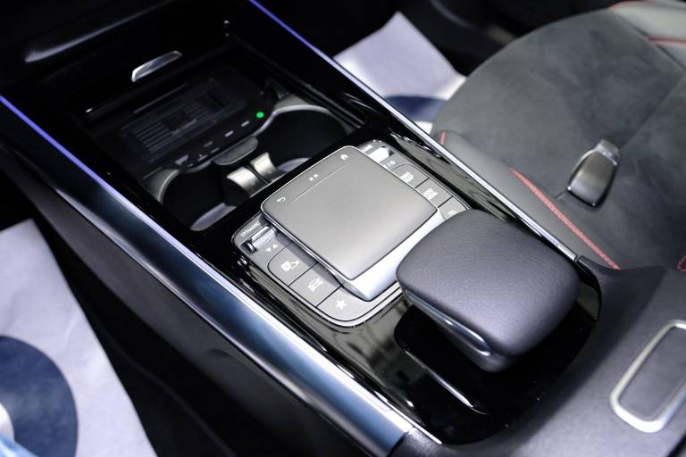 MERCEDES-BENZ GLA 31