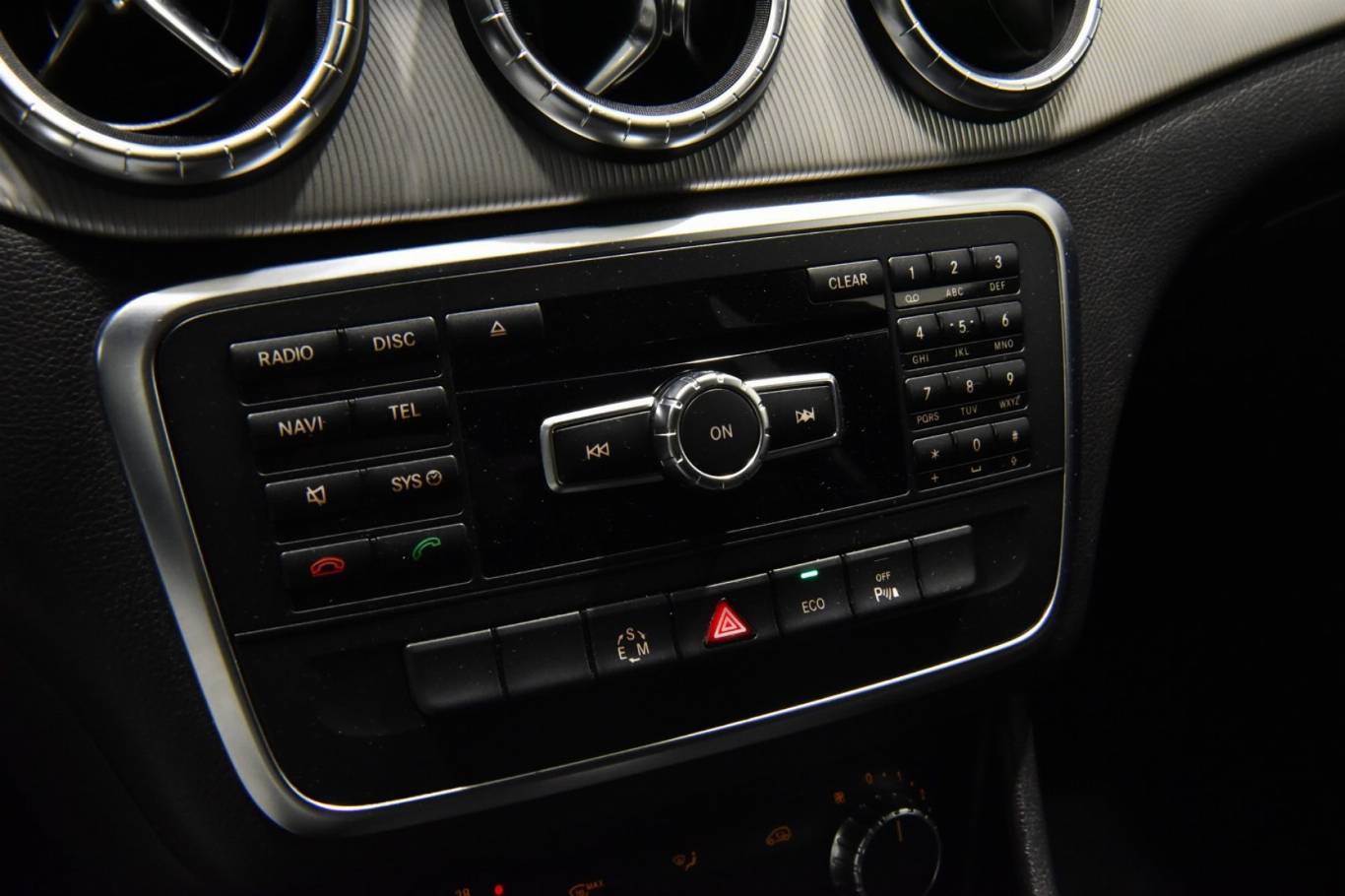 MERCEDES-BENZ CLA 200 32