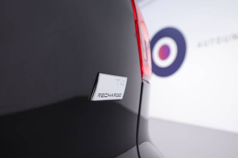 VOLVO XC40 43