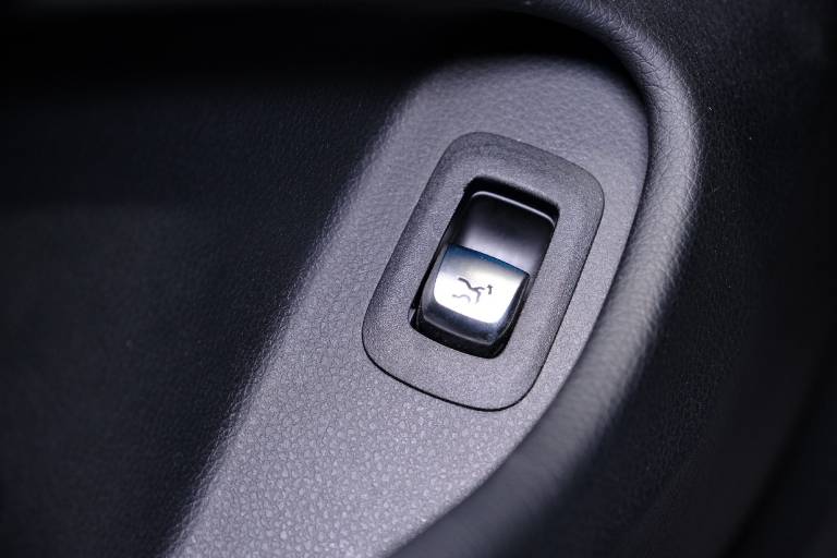 MERCEDES-BENZ C 220 34