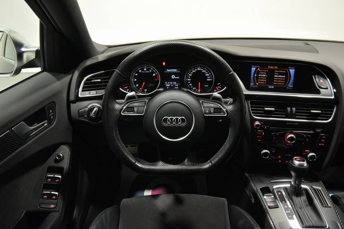 AUDI RS4 21