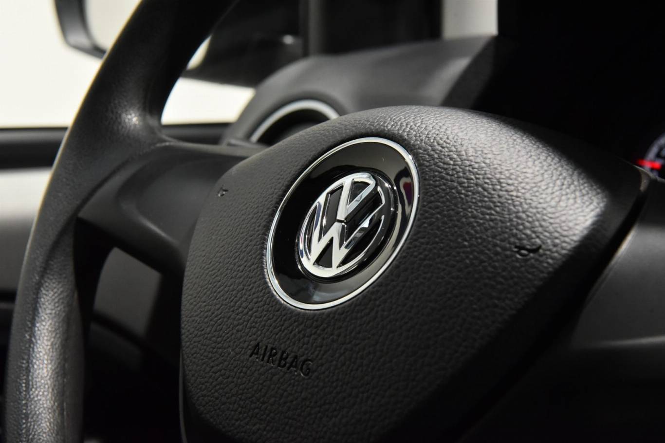 VOLKSWAGEN Up! 27