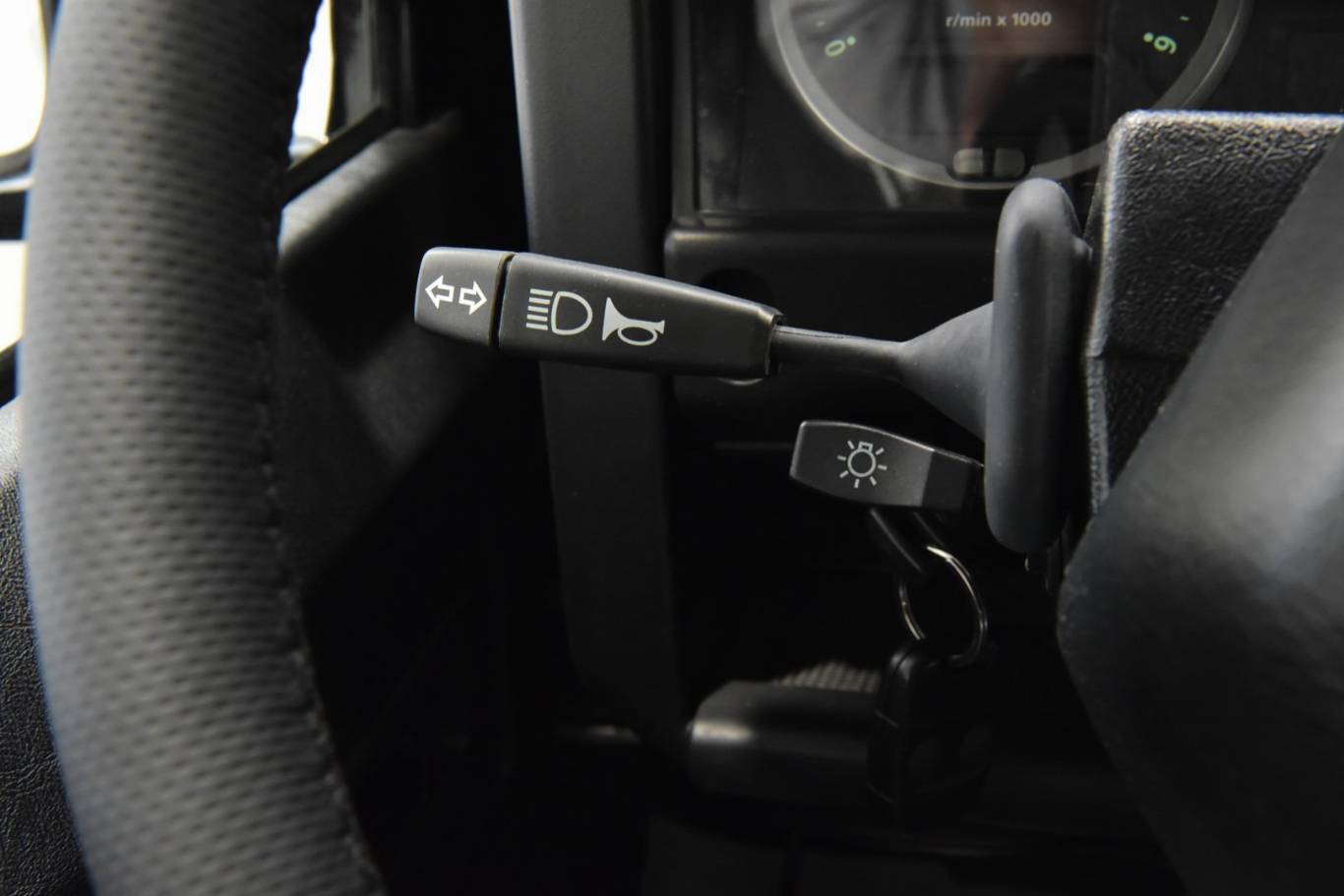 LAND ROVER Defender 25