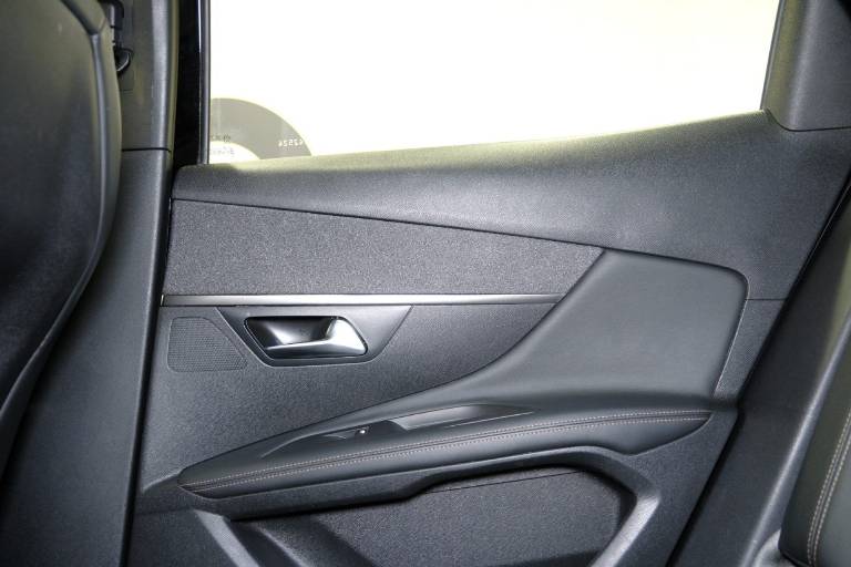 PEUGEOT 3008 42