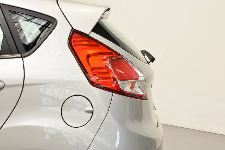 FORD Fiesta 37