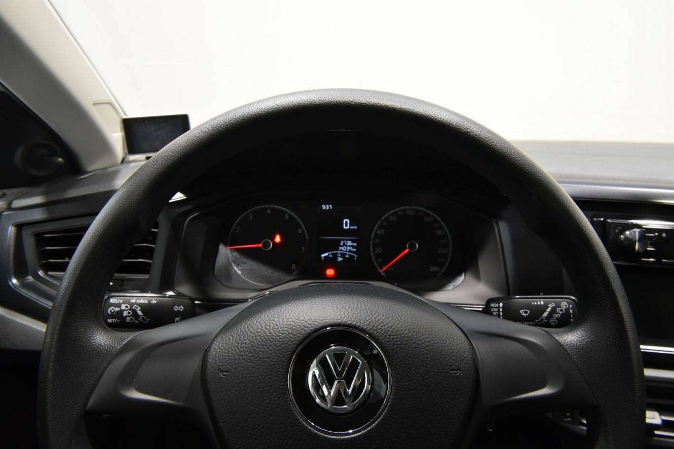 VOLKSWAGEN Polo 18