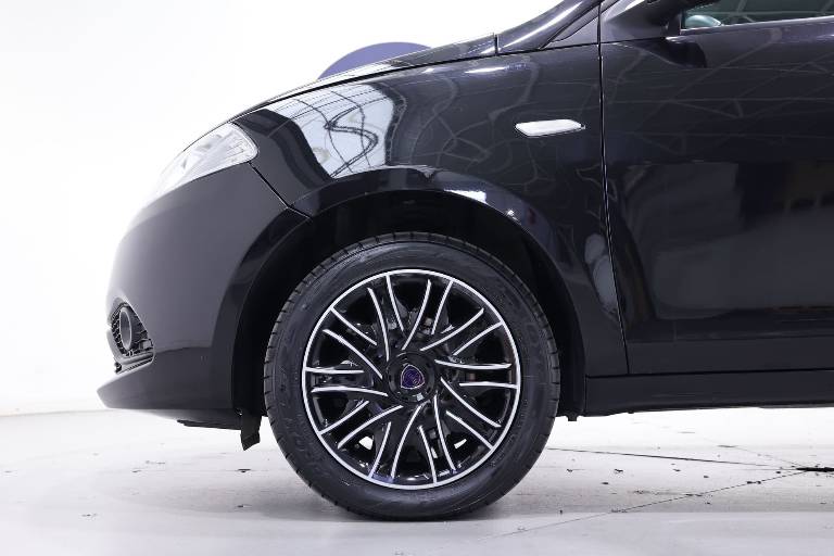 LANCIA Ypsilon 9