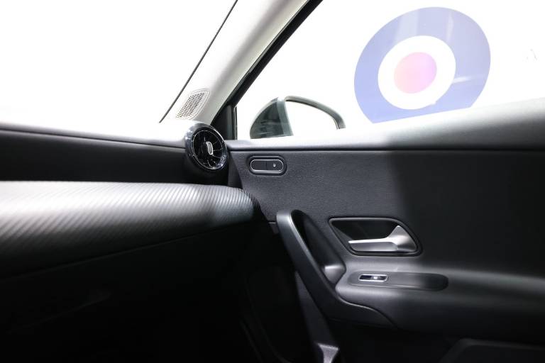 MERCEDES-BENZ A 180 34