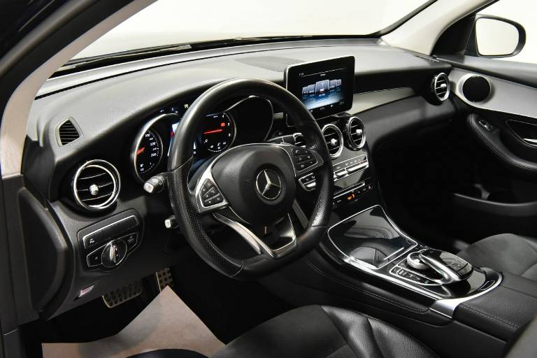 MERCEDES-BENZ GLC 220 3