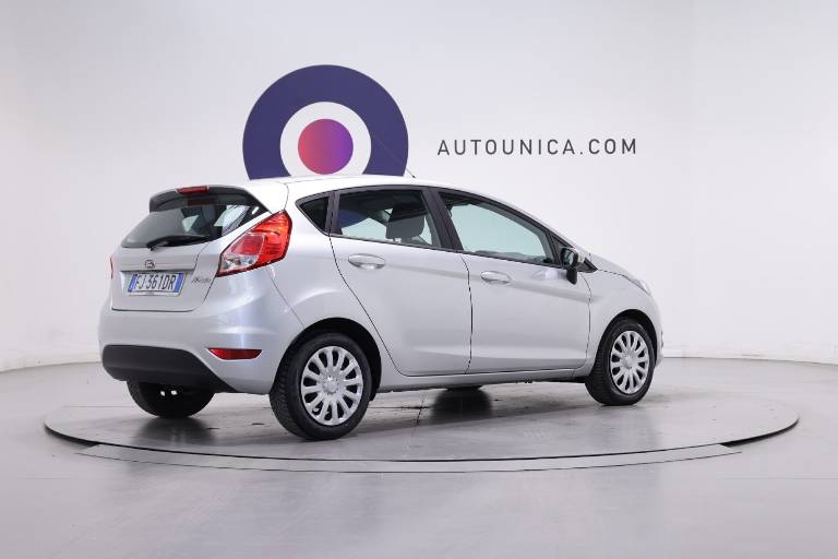 FORD Fiesta 15