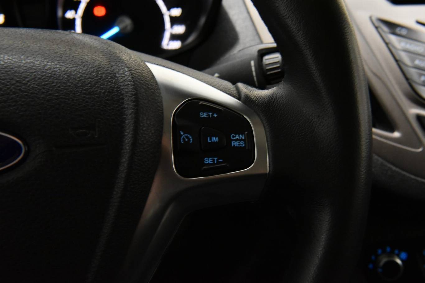 FORD Tourneo Courier 8