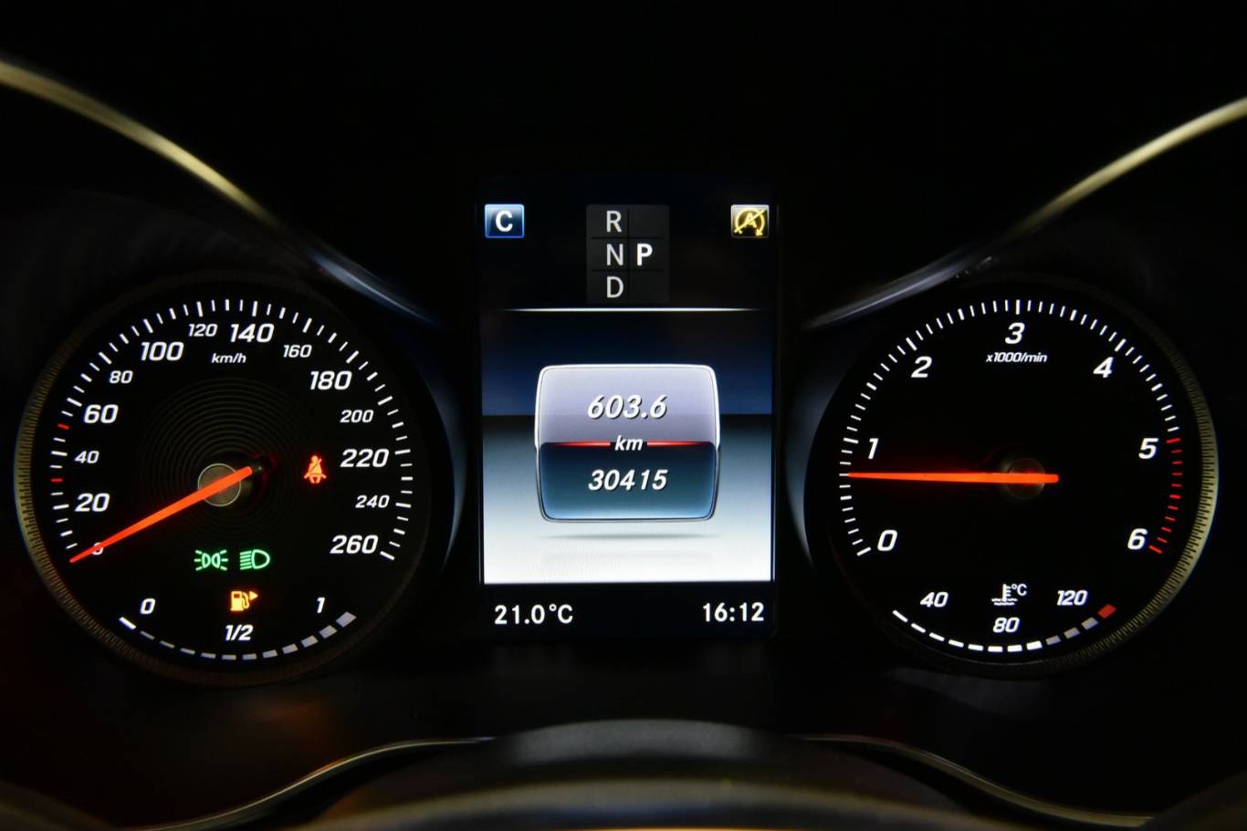 MERCEDES-BENZ GLC 220 44